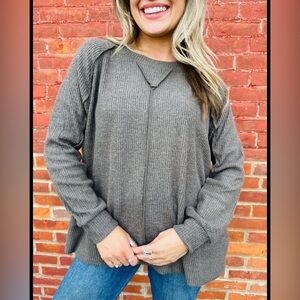 Andree by Unit Gray Top